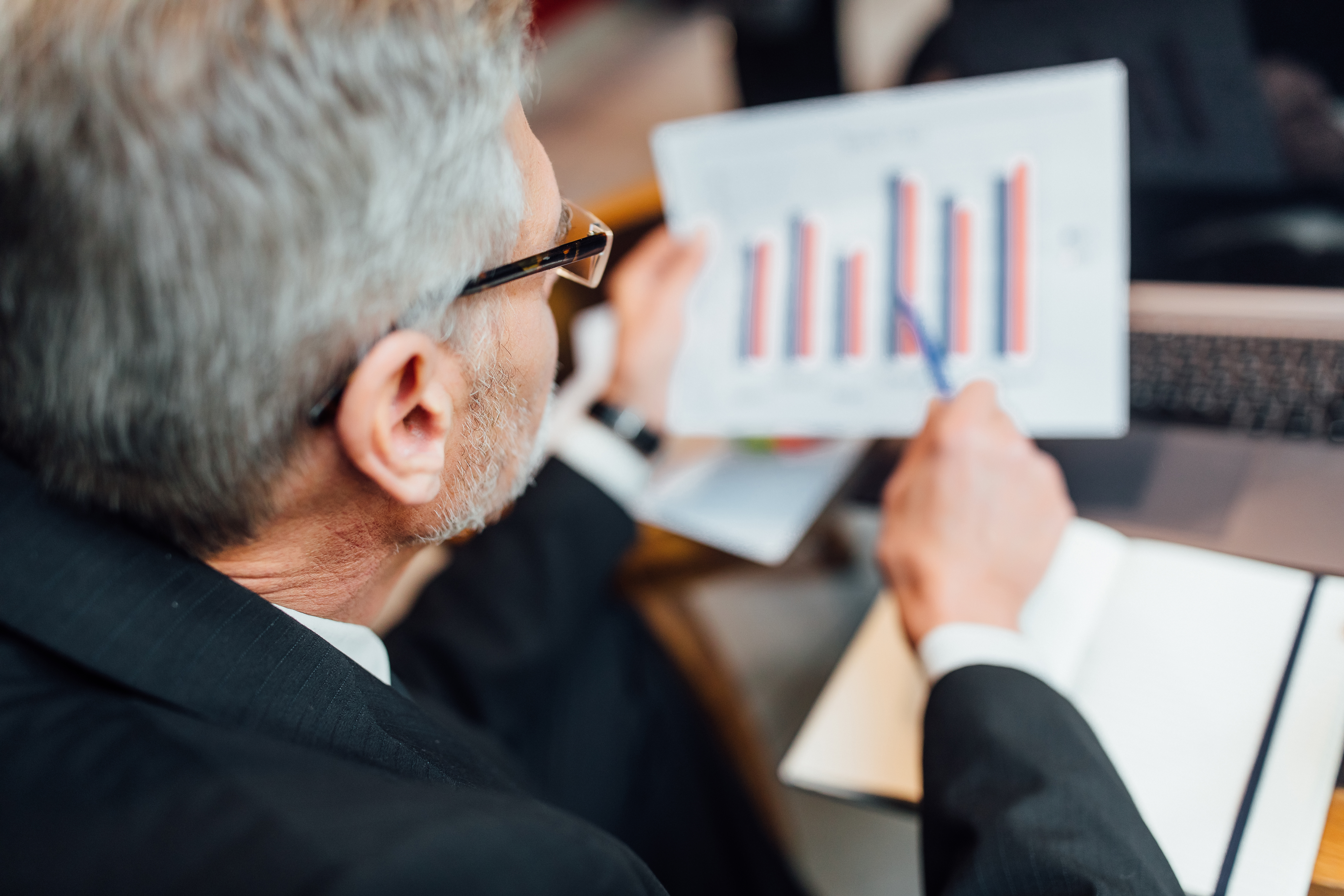 Baromètre AFFO–EY : stabilité des allocations, montée en puissance de la fiscalité et de l’accès à l’information